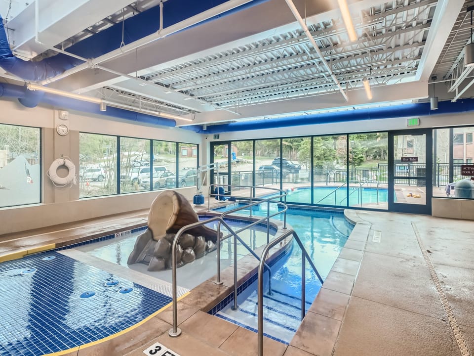 Common area interior pool &amp; hot tub