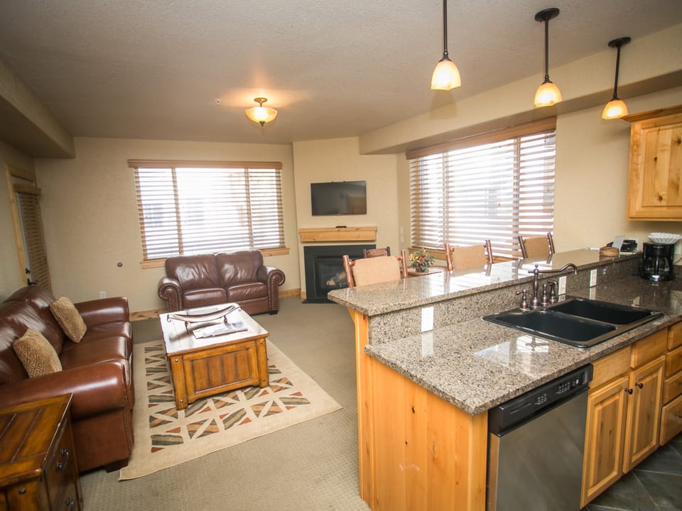 Silverado Lodge with Easy Pool Access Save 20% on 7+ Nights! Apartment in Wasatch County