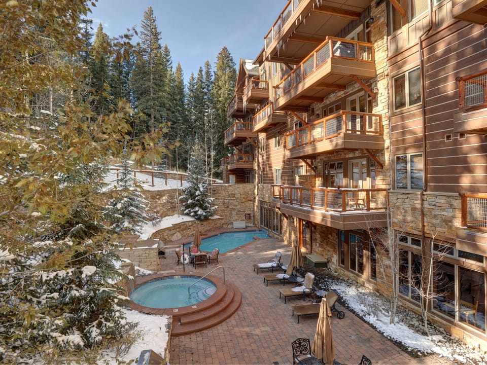 Luxury 3Br Ski In-Out Condo/Firepit, pool, sauna Apartment in Keystone
