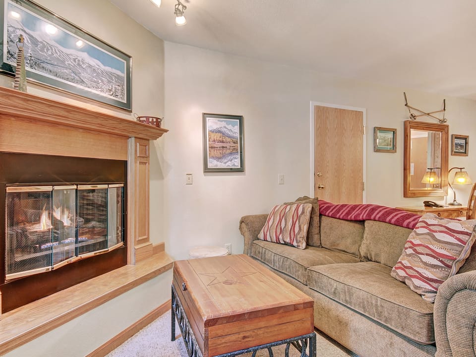 Cozy  & Convenient 1Br - Just steps to Vibrant Apres-Ski 4ppl Apartment in Breckenridge