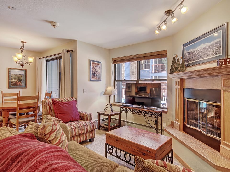 Cozy  & Convenient 1Br - Just steps to Vibrant Apres-Ski 4ppl Apartment in Breckenridge