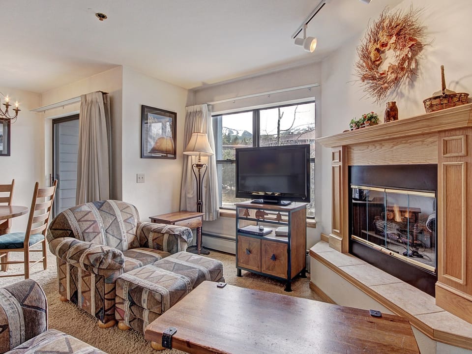 Front Row Access to Historic Breck 2Br 1Ba Sleeps 8 Apartment in Breckenridge