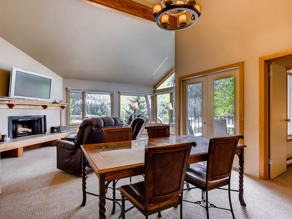 Large 1400 ft² 3Br Condo in Lakeside Village-Kids Ski Free Apartment in Keystone
