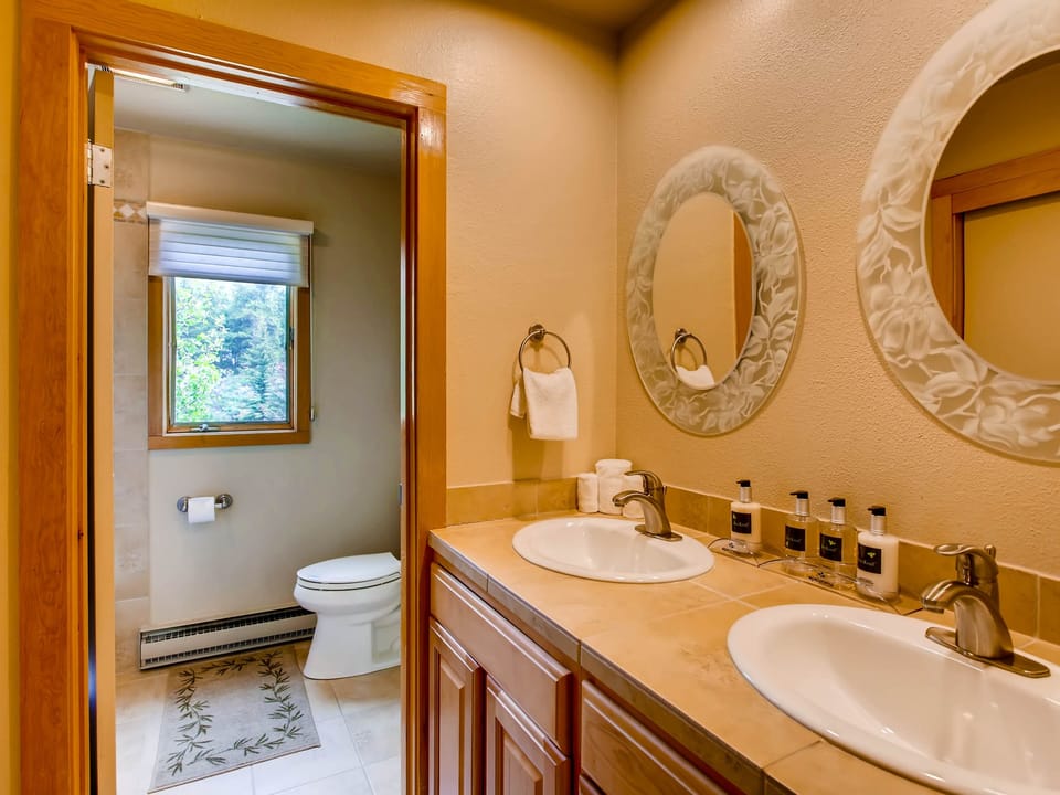Large 1400 ft² 3Br Condo in Lakeside Village-Kids Ski Free Apartment in Keystone