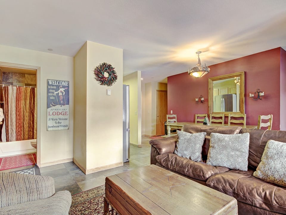 Wake up to Winter Wonderland 1Br 1Ba-Downtown Breck Sleeps 4 Apartment in Breckenridge