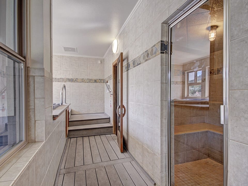 Wake up to Winter Wonderland 1Br 1Ba-Downtown Breck Sleeps 4 Apartment in Breckenridge