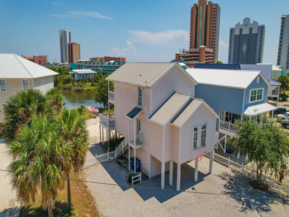 This 4 bedroom/ 3.5 bath home offers 40' of water frontage on Stanton Creek, which leads into Little Lagoon, expansive sunrise views, & is Pet Friendly