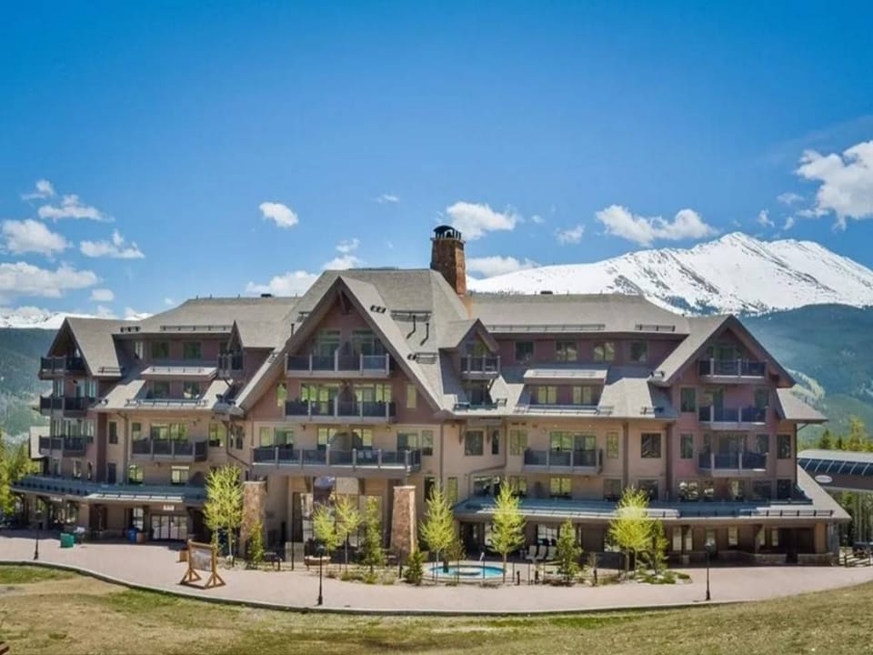 Exterior - Crystal Peak Lodge 7304 - Breckenridge Vacation Rental