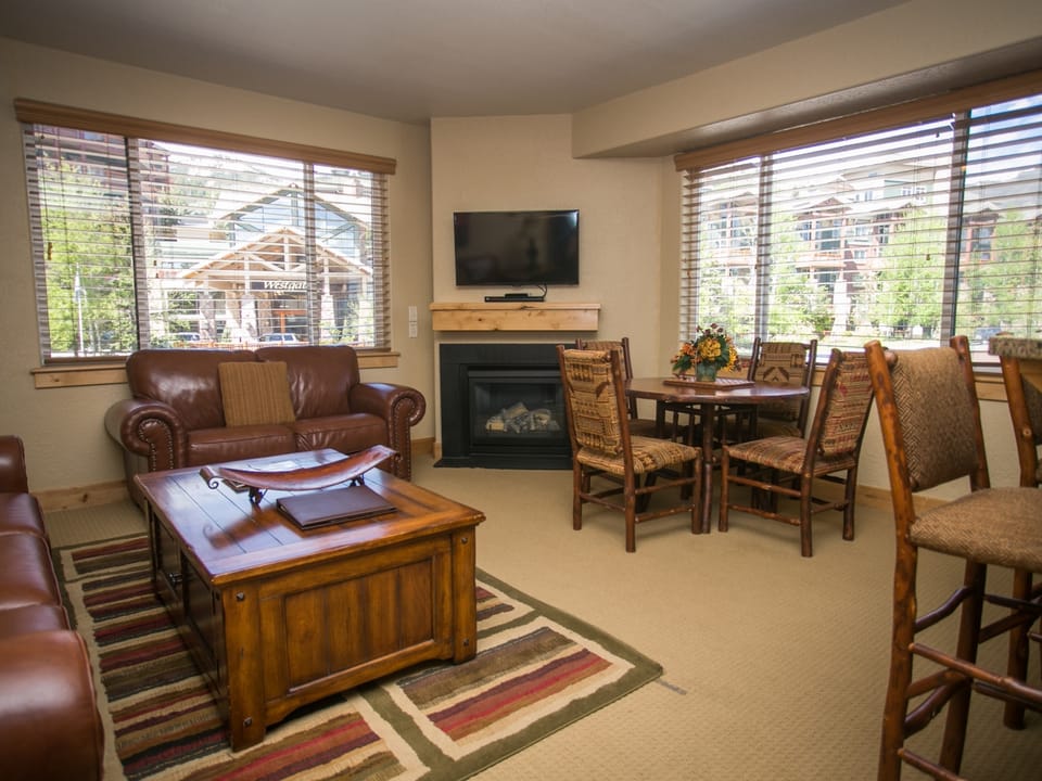 Silverado Lodge Rustic Condo with Private Balcony Save 20% on 7+ Nights! Apartment in Wasatch County