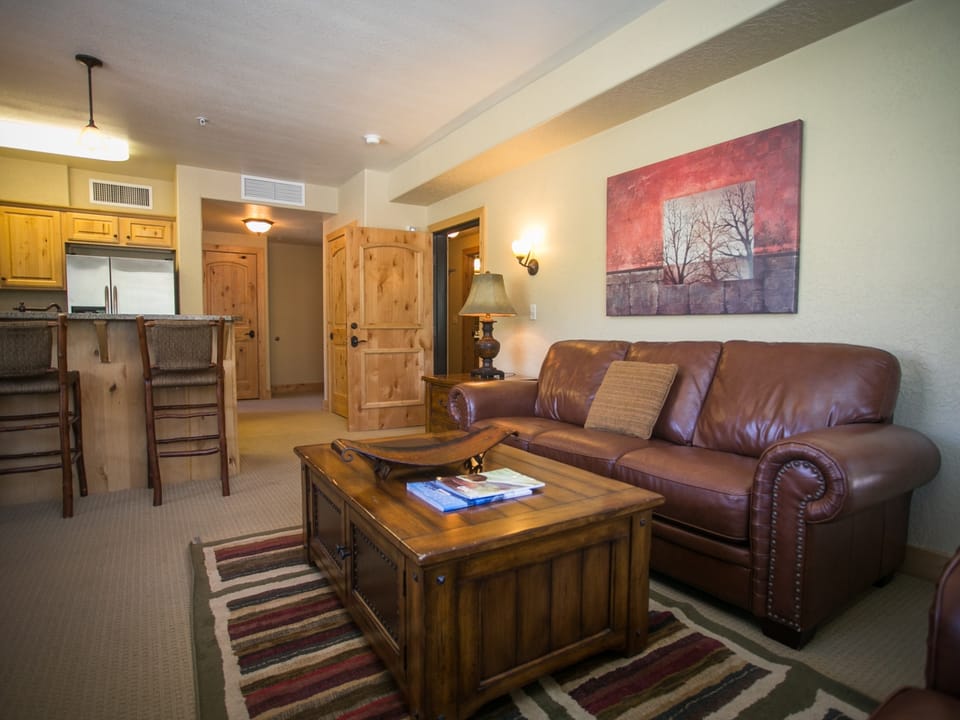 Silverado Lodge Rustic Condo with Private Balcony Save 20% on 7+ Nights! Apartment in Wasatch County