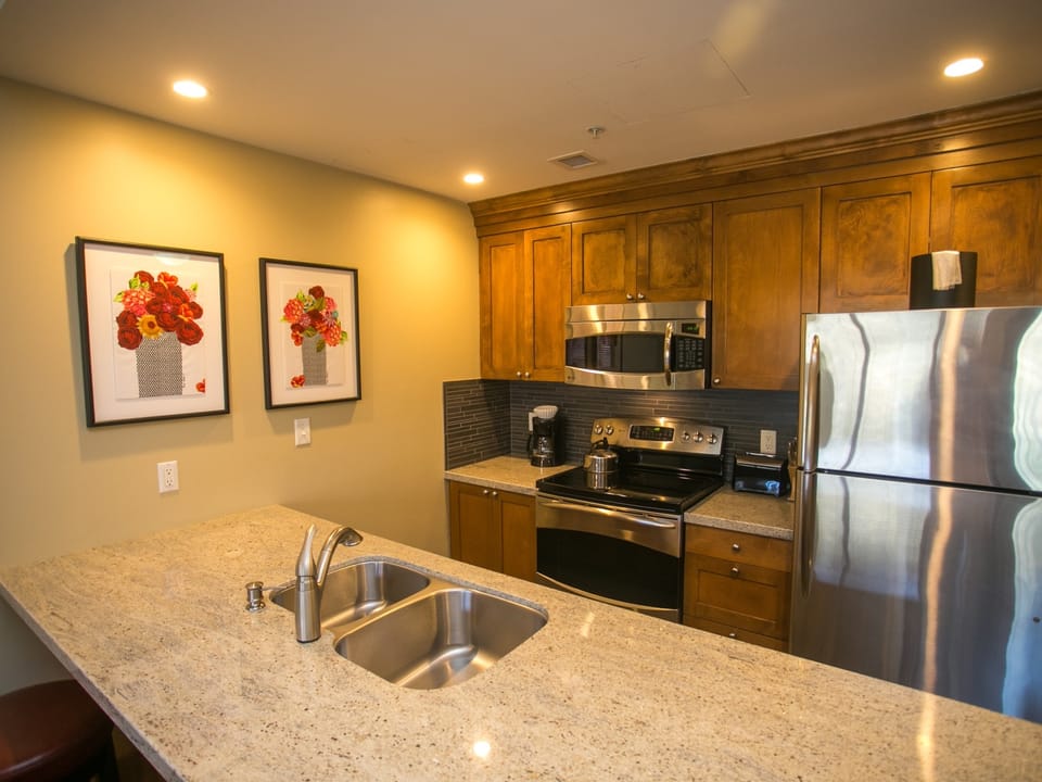 Fully Equipped in the Heart of Canyons Village Save 20% on 7+ Nights! Apartment in Wasatch County