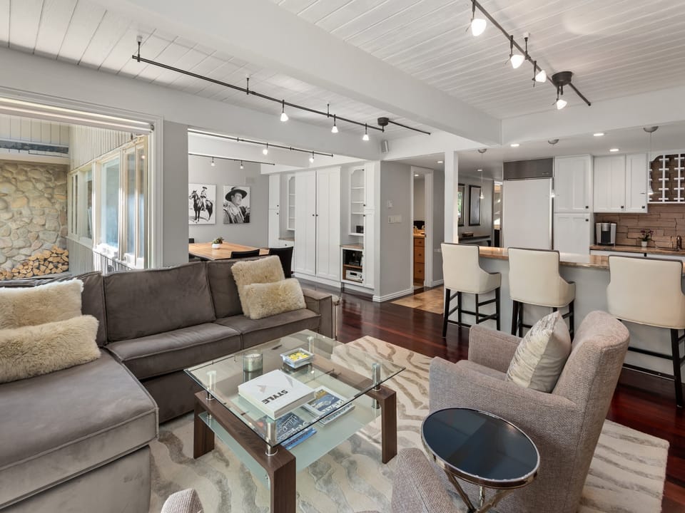 Overview Living Room