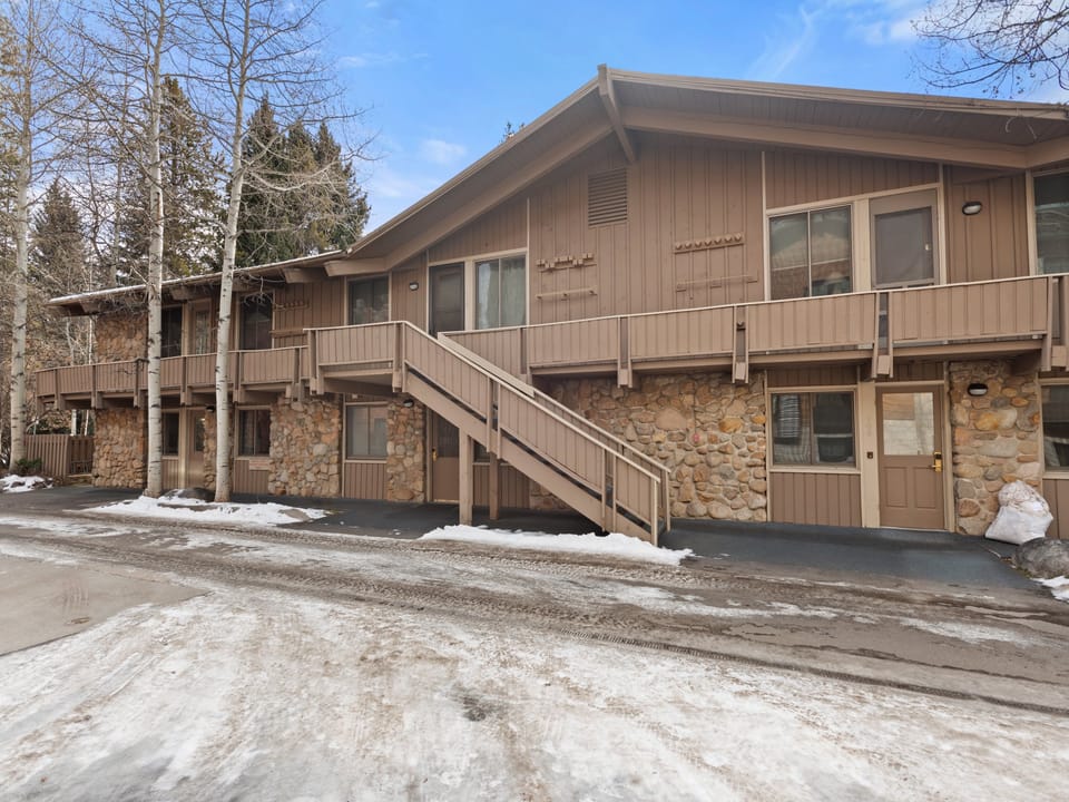 700UteAve#116_HiRes_21120617