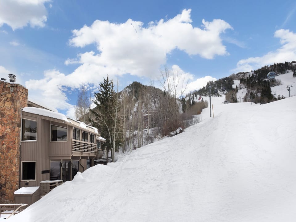 AspenAlpsUnit804_Crest021
