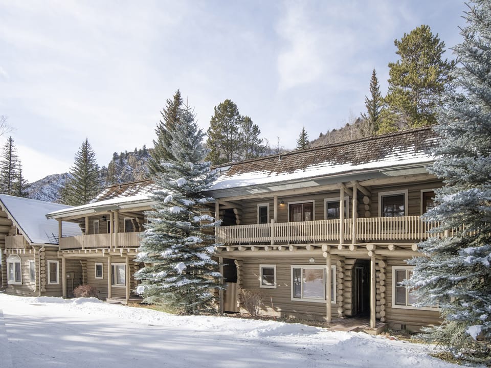 Timber-Crk-8B-Web_01