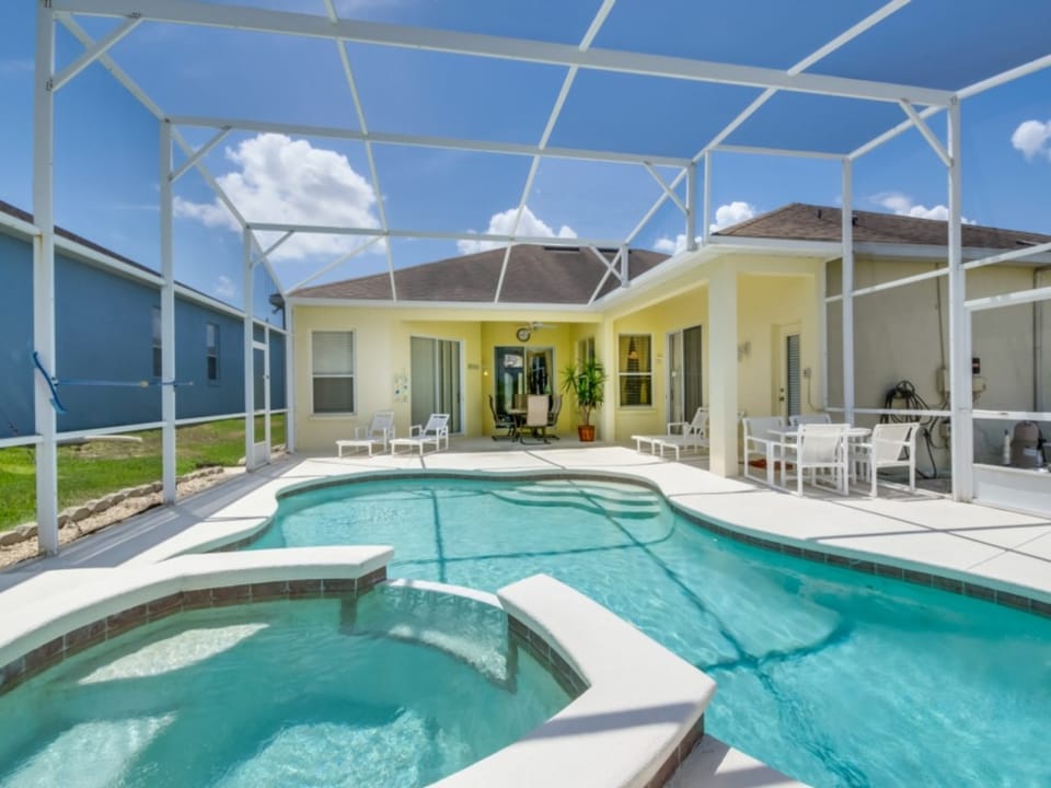 4 Bedroom 3 Bathroom Villa in Four Corners