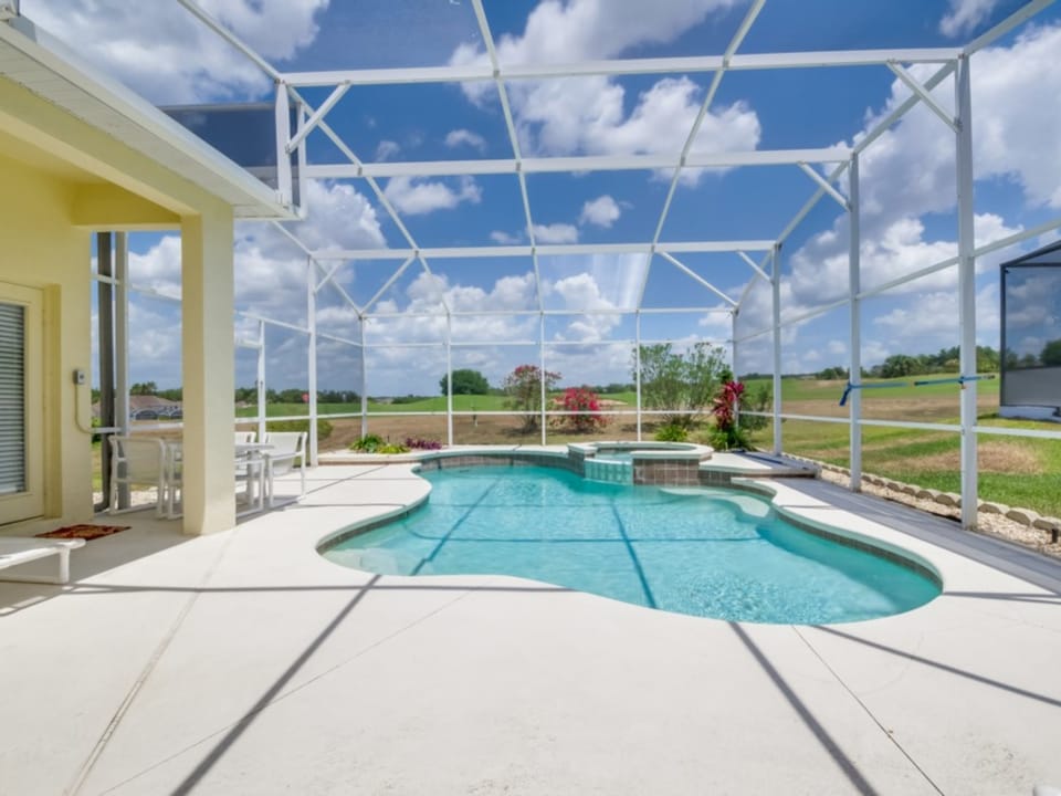 4 Bedroom 3 Bathroom Villa in Four Corners