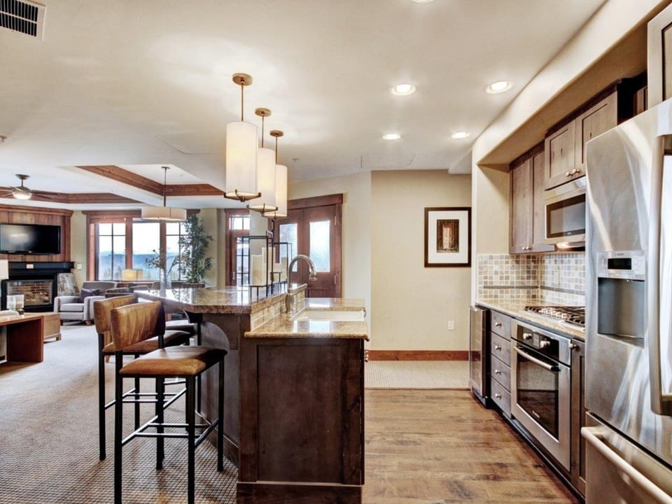 Condo at Base of Peak 8, Steps from Winter Activities Apartment in Breckenridge