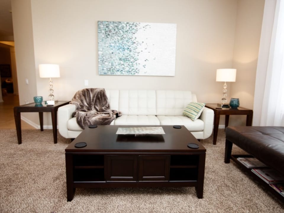 Island Breeze Lake View Apartment in Orlando