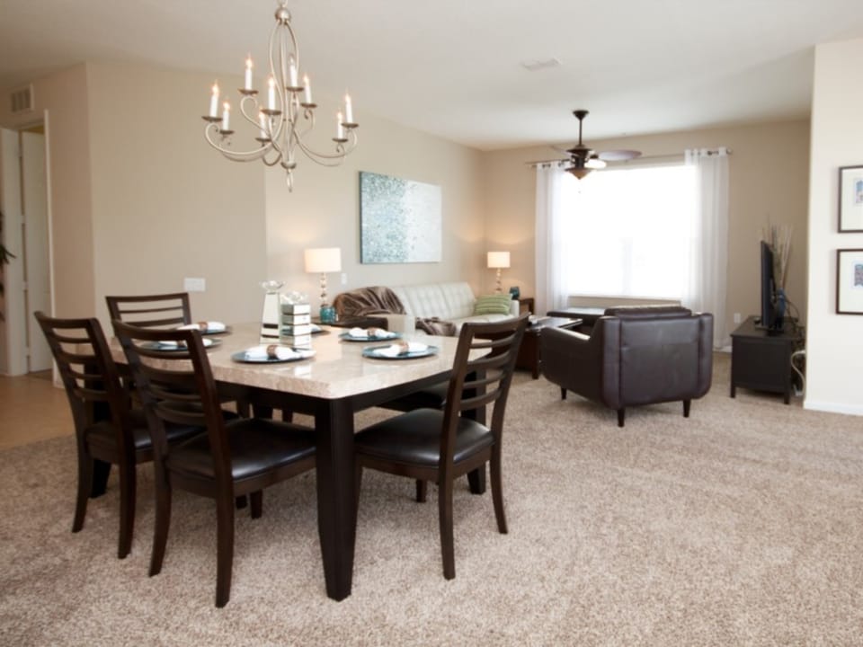 Island Breeze Lake View Apartment in Orlando