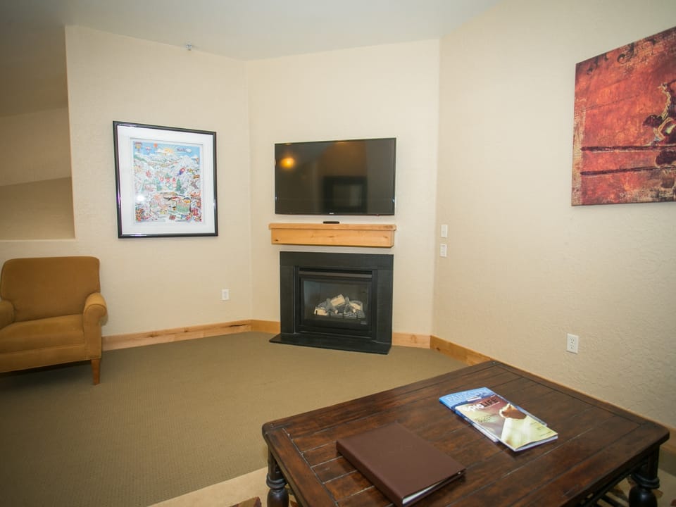 Huge Condo with Stunning Views from Oversized Deck Save 20% on 7+ Nights! Apartment in Wasatch County