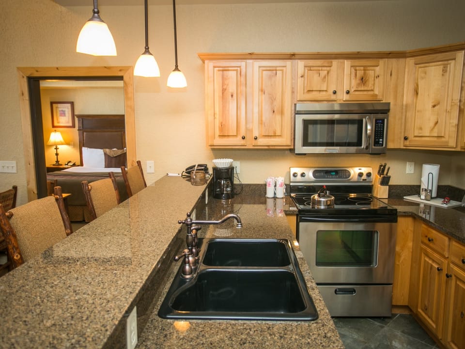 Huge Condo with Stunning Views from Oversized Deck Save 20% on 7+ Nights! Apartment in Wasatch County