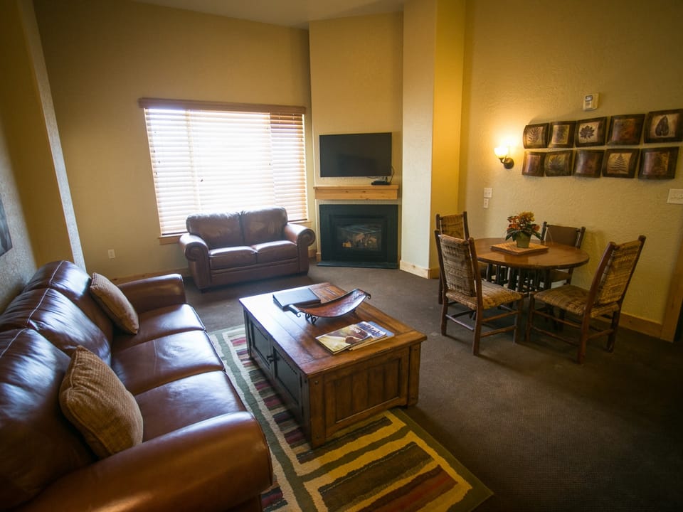 Large Condo, Steps Away from Canyons Village Save 20% on 7+ Nights! Apartment in Wasatch County