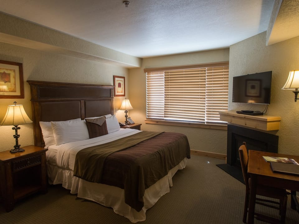 Enormous Condo with Stunning Mountain Views Save 20% on 7+ Nights! Apartment in Wasatch County