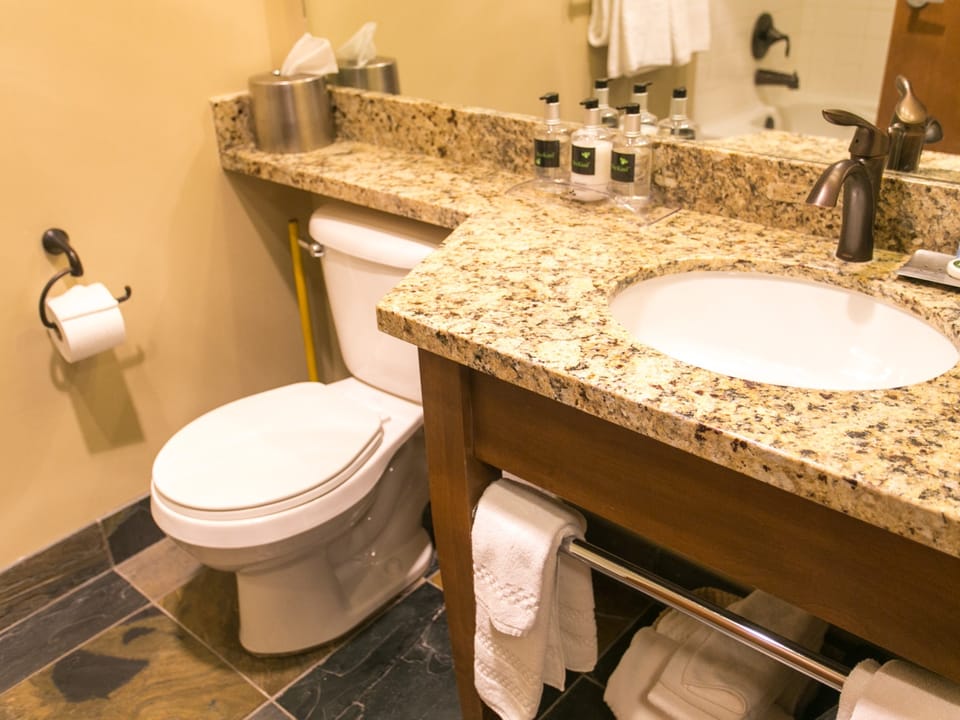Spacious Unit Mountain Getaway with Firepace Save 20% on 7+ Nights! Apartment in Wasatch County