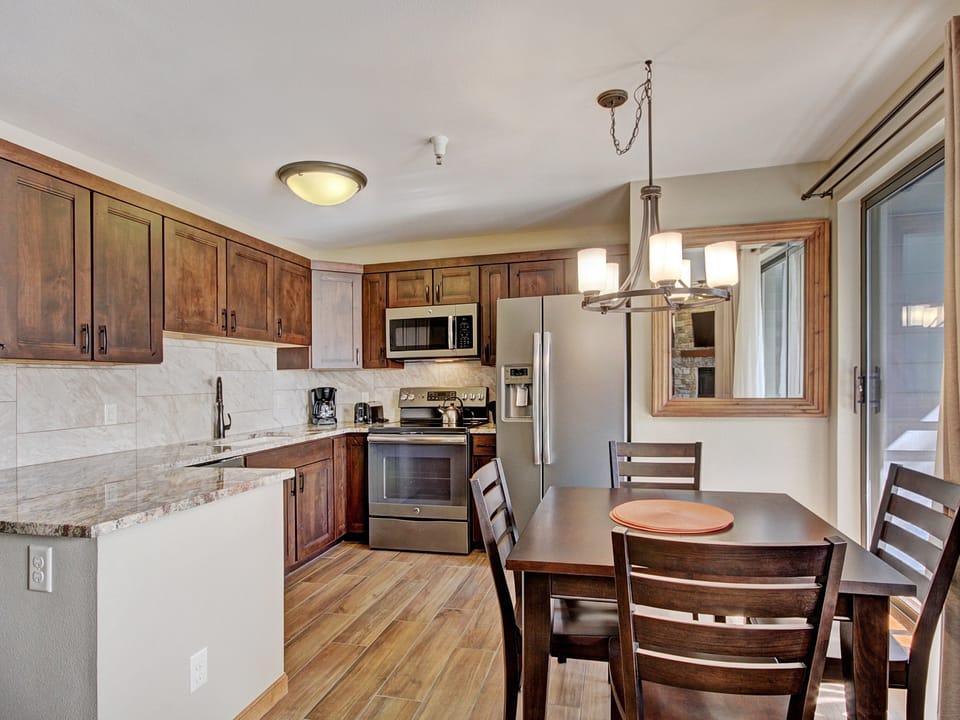 Studio Condo just Steps from Downtown Breckenridge- Sleeps 4 Apartment in Breckenridge