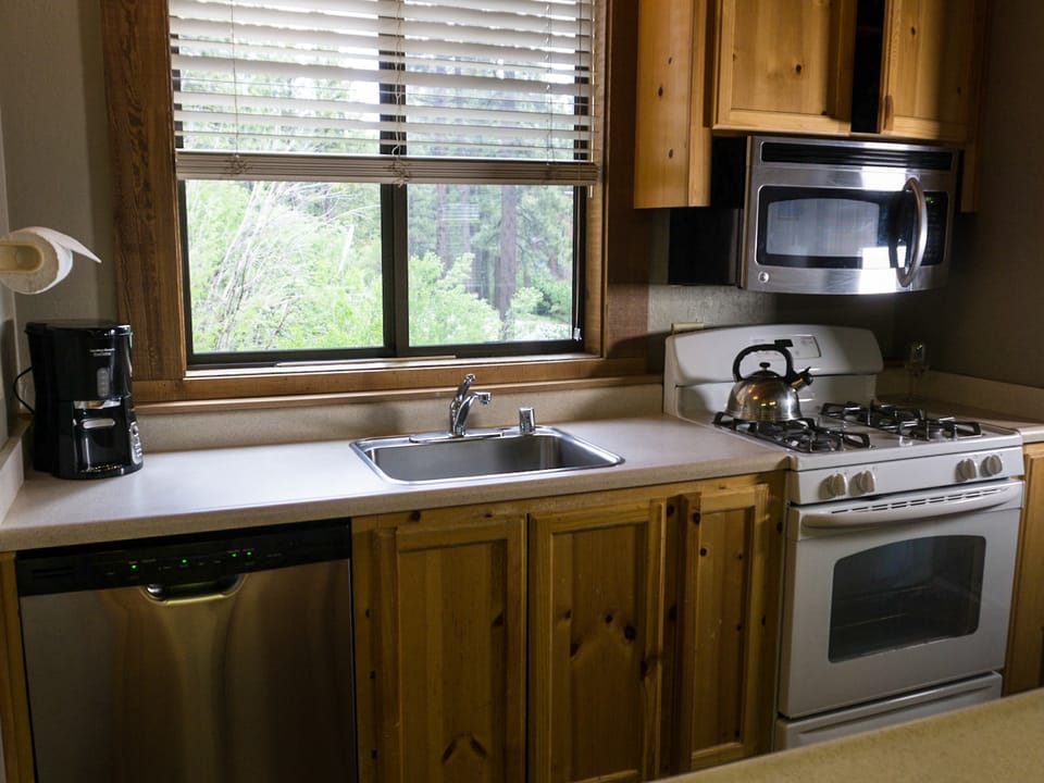 2 Br 2 Bath Mountain Condo Apartment in Northstar Drive