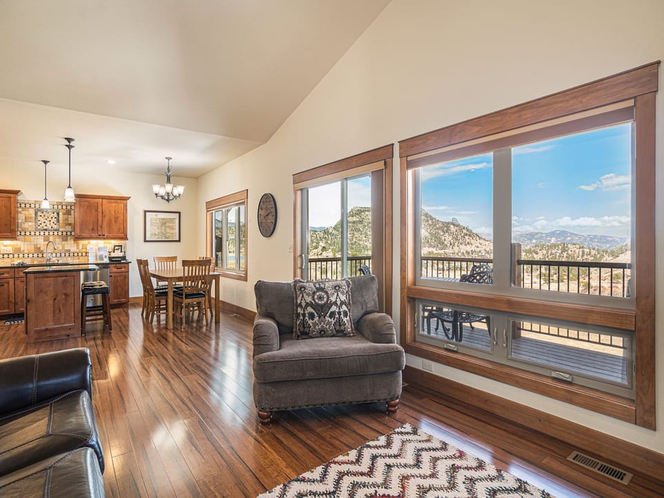Coyote Ridge - Welcome to this open living room/kitchen area with views of the surrounding mountains.