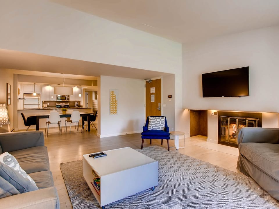 Large 3br2ba Condo-St Johns and  On Bus Route Apartment in Keystone