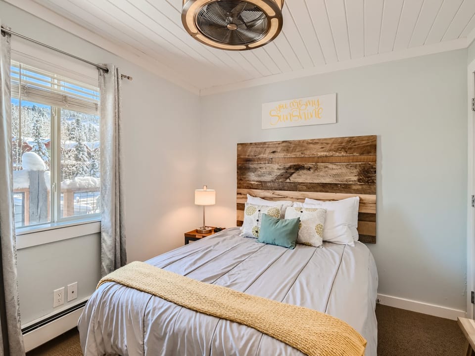 Cozy accommodations for the perfect getaway to the Colorado Rockies!