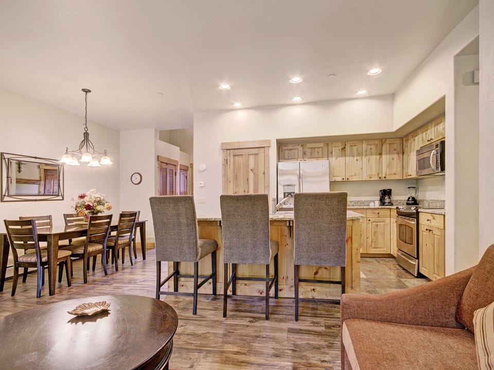 Rocky Mountain Luxury - Large Ski-in Winter Townhome 6ppl Townhouse in Breckenridge