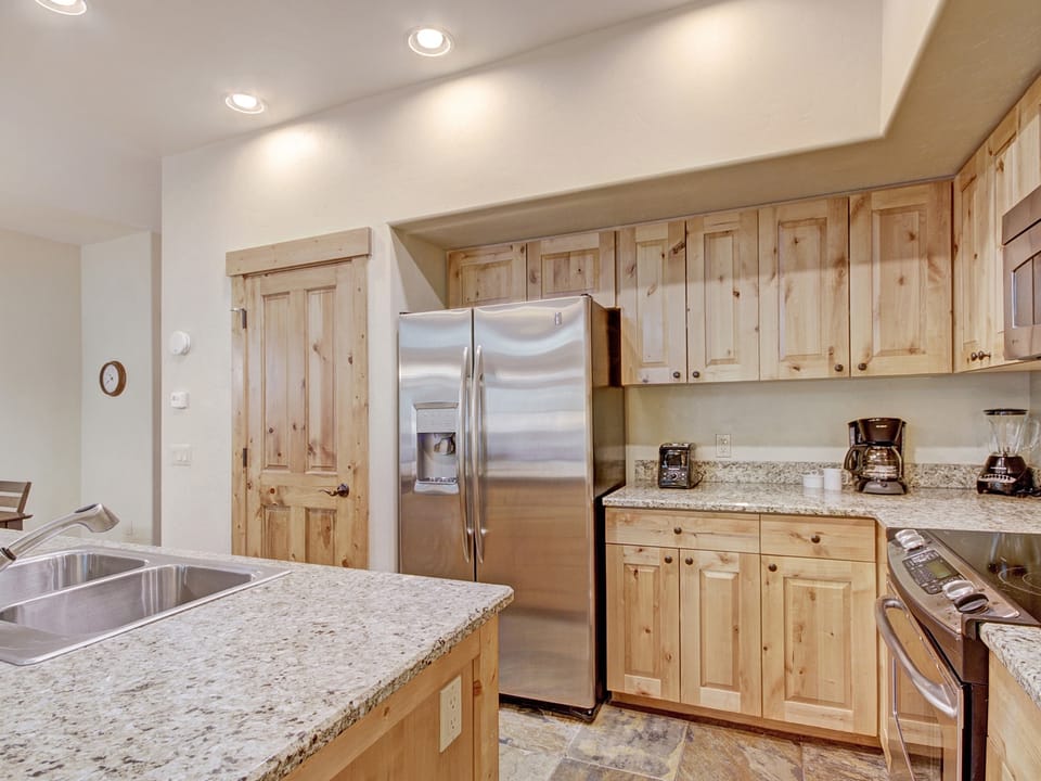 Rocky Mountain Luxury - Large Ski-in Winter Townhome 6ppl Townhouse in Breckenridge
