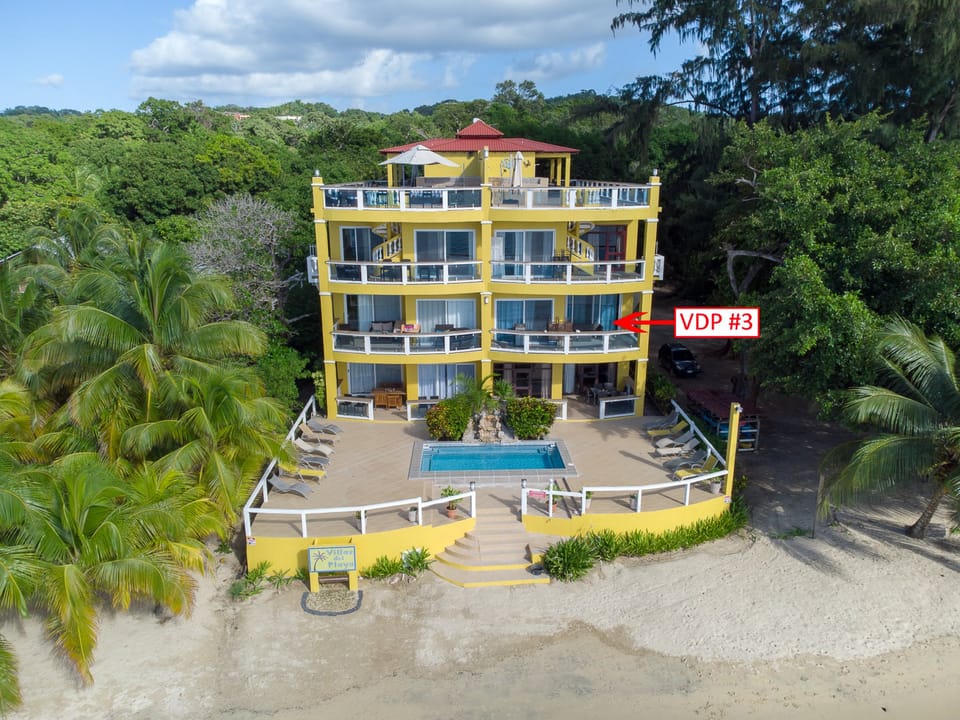 Location of the units in Villas del Playa building