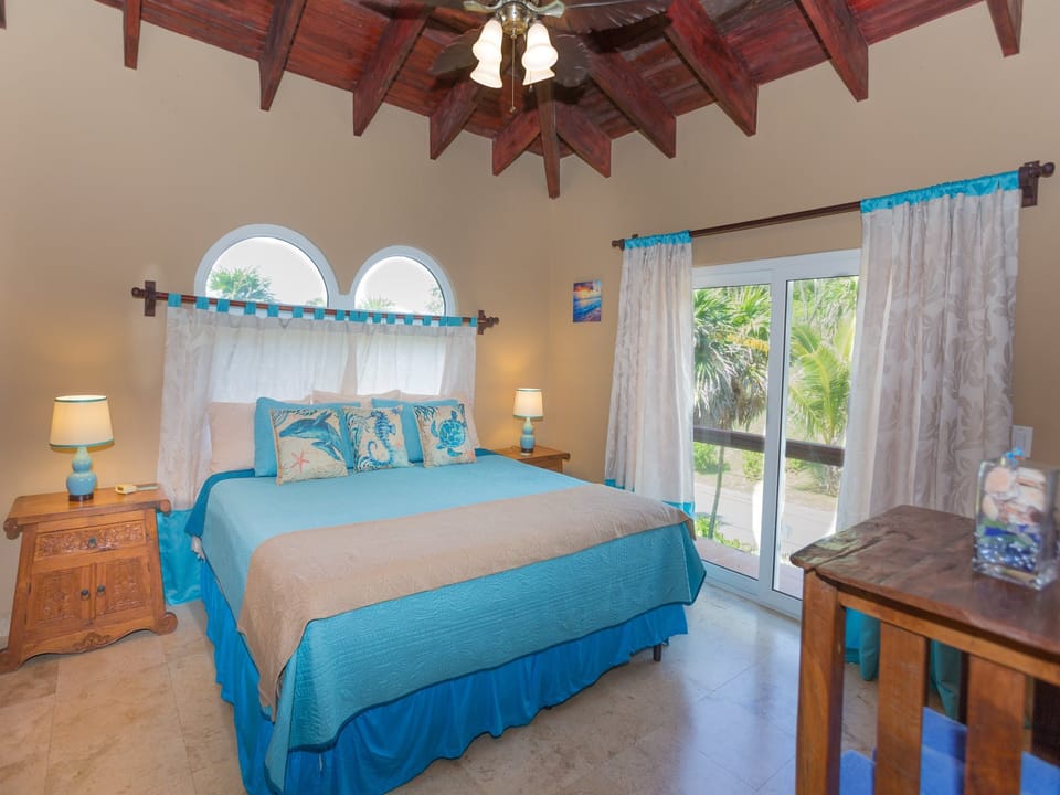 2nd bedroom on upper level
