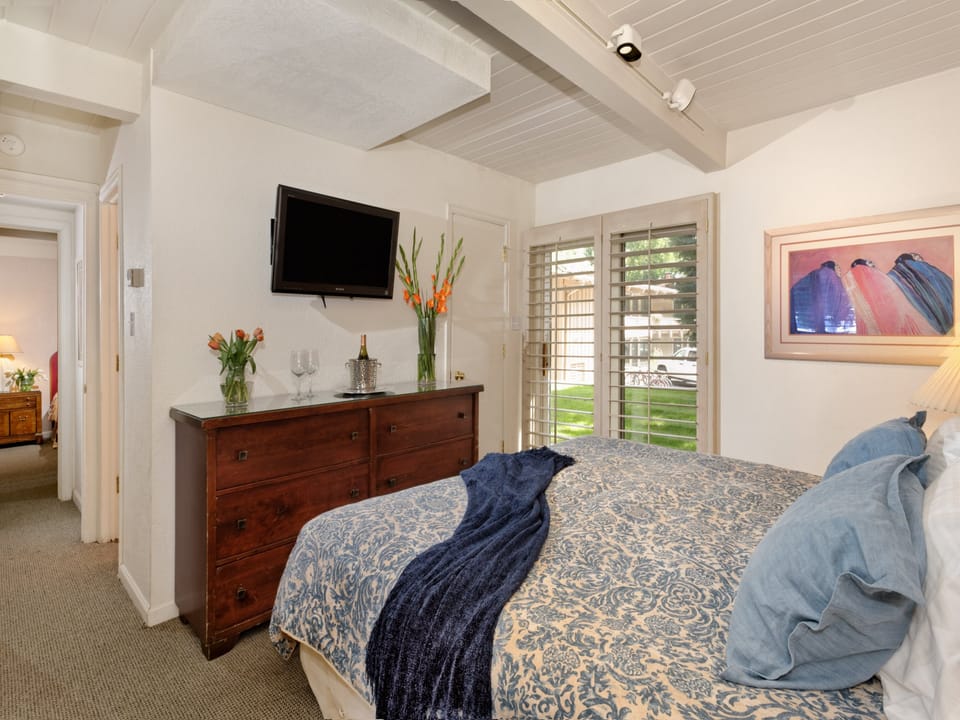 AspenAlps_Room200_HiResE