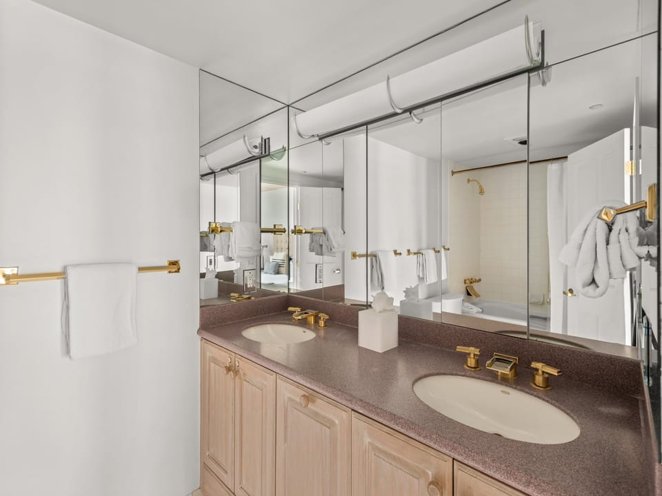 700UteAve#407_HiRes_21120604