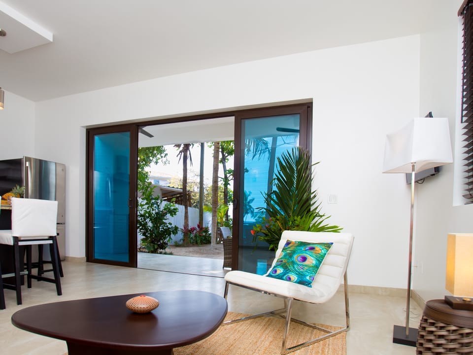 Bella Luna Beach House 1 Bedroom ground floor Apartment in West End