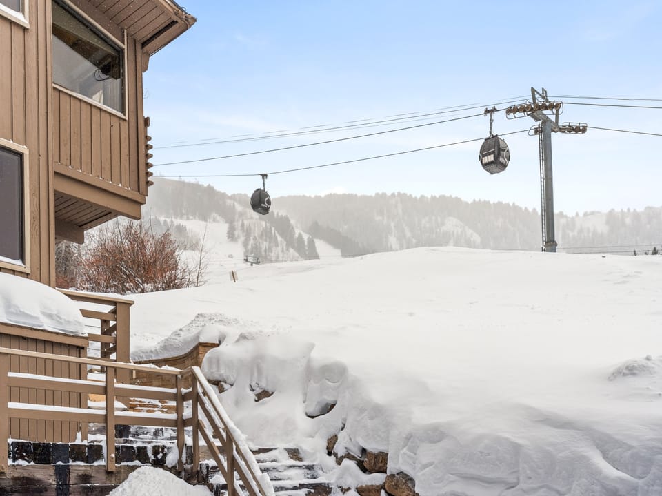 Mountain view winter time