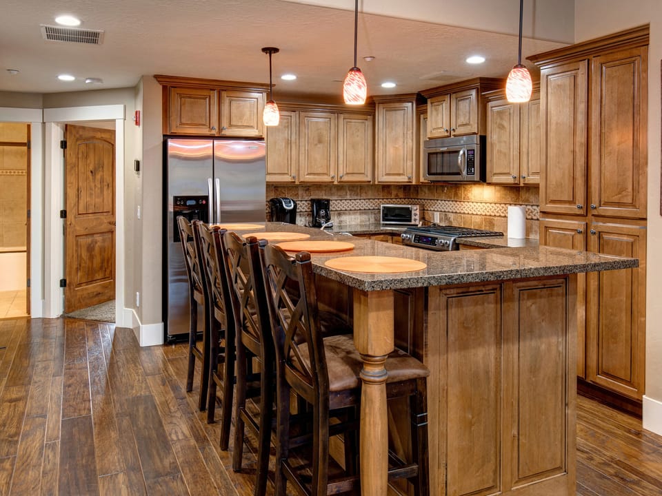 Park Edge 844 Theater Room Seasonal Pool Luxury Stay House in Wasatch County