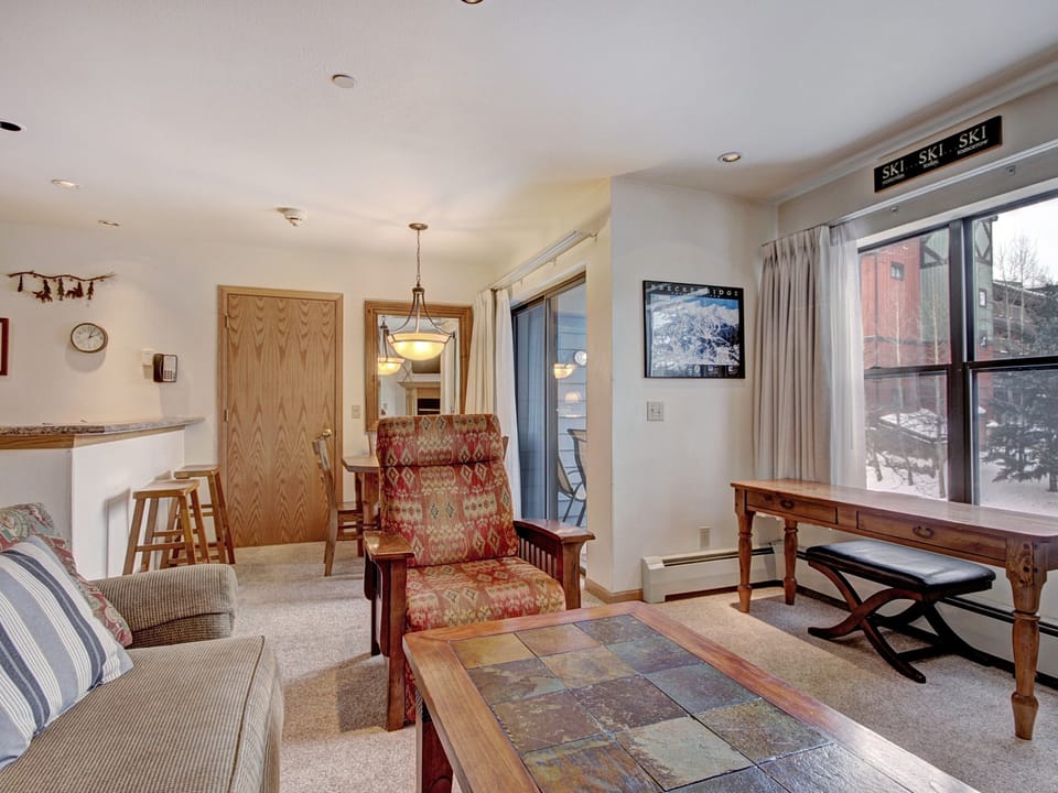 Quaint Winter Hideaway Sleeps 4- Across from Vibrant Main St Apartment in Breckenridge