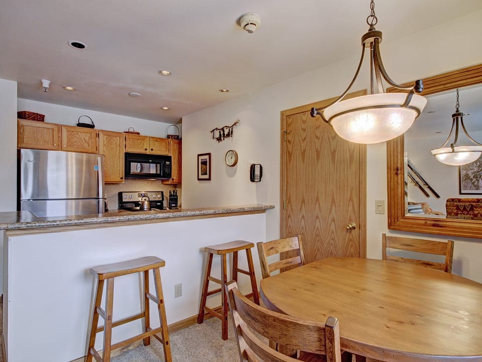 Quaint Winter Hideaway Sleeps 4- Across from Vibrant Main St Apartment in Breckenridge