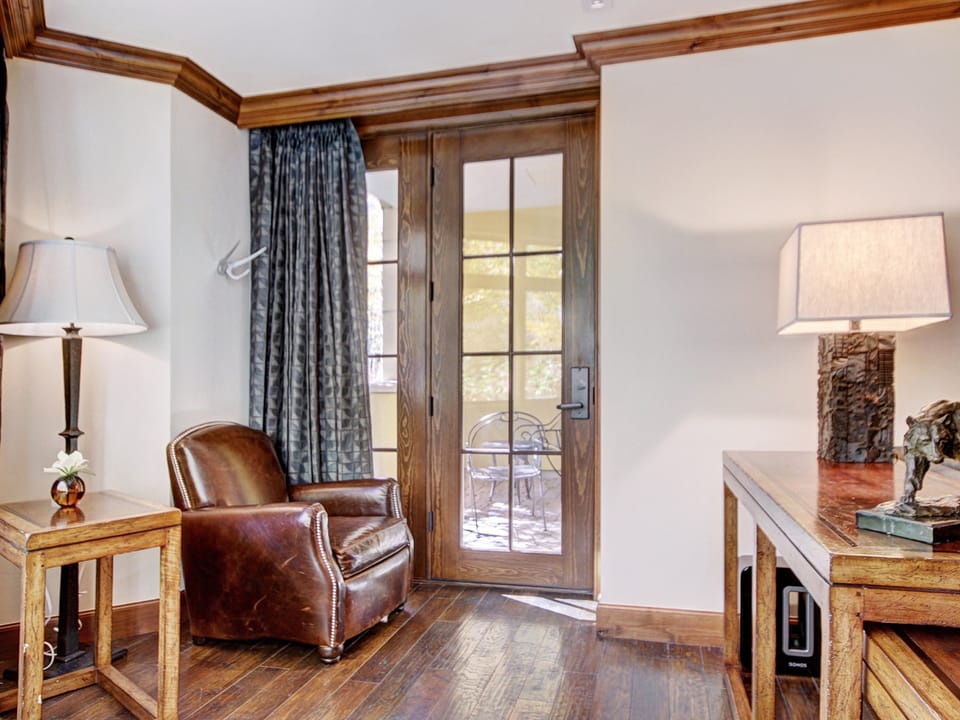 Luxe 2BR+Den Ritz-Carlton Residence Quiet Location Save 20% on 7+ Nights! Apartment in Vail
