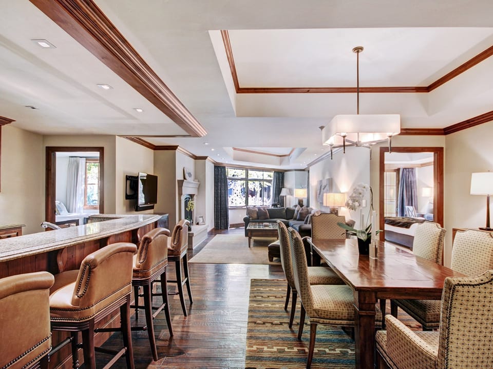 Luxe 2BR+Den Ritz-Carlton Residence Quiet Location Save 20% on 7+ Nights! Apartment in Vail