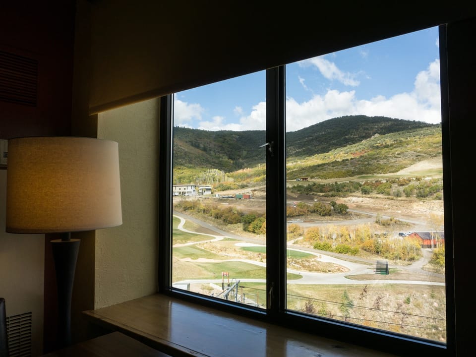 Renovated Studio with All of the Necessities Save 20% on 7+ Nights! Apartment in Wasatch County