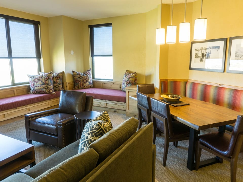 Deluxe condo in newly remodeled Grand Summit Hotel Save 20% on 7+ Nights! Apartment in Wasatch County