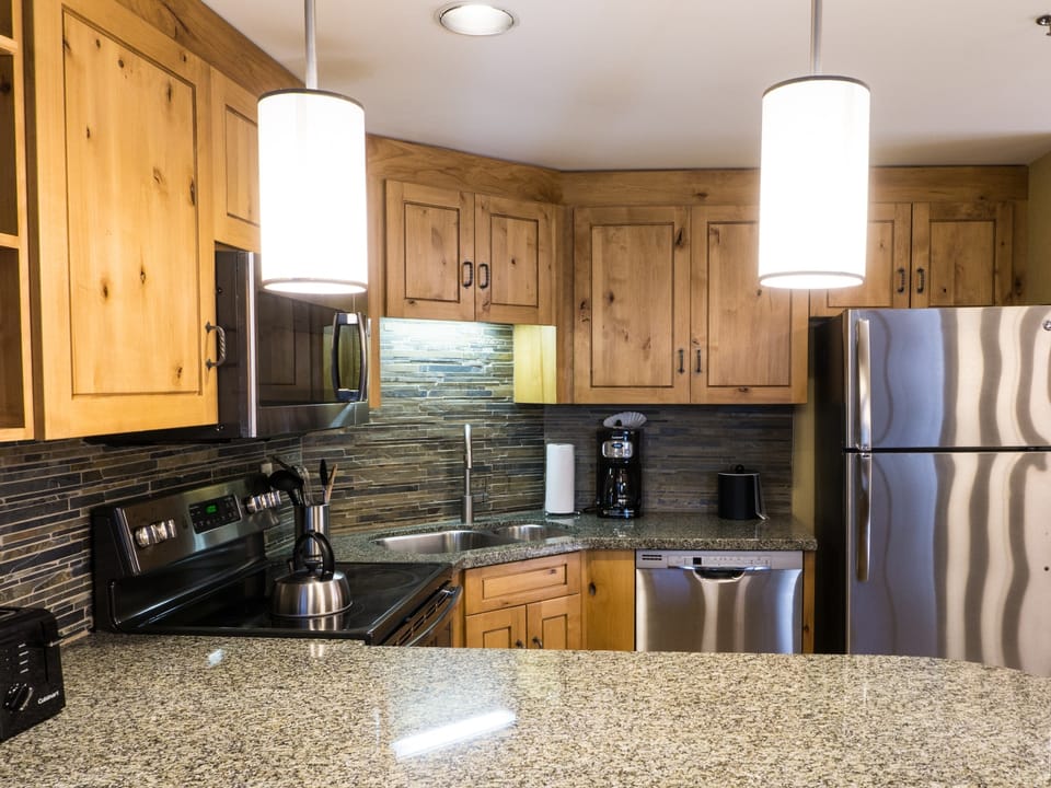 Grand Summit Mountainside Next to Red Pine Gondola Save 20% on 7+ Nights! Apartment in Wasatch County